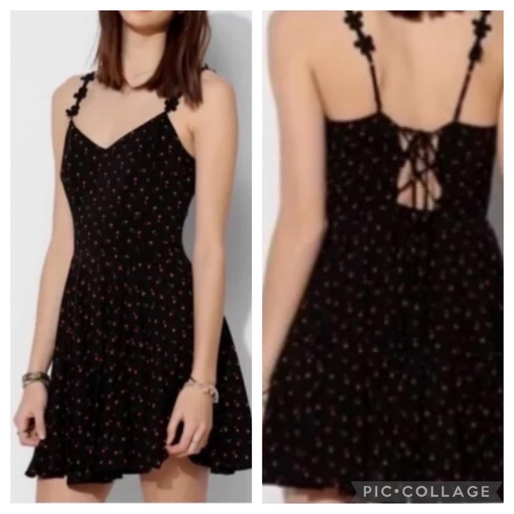 Kimchi Blue Urban Outfitters Cutout Lace Up Back Floral Dress Black Medium